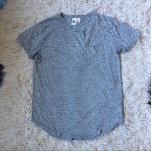 Feathers gray curved hem pocket t-shirt